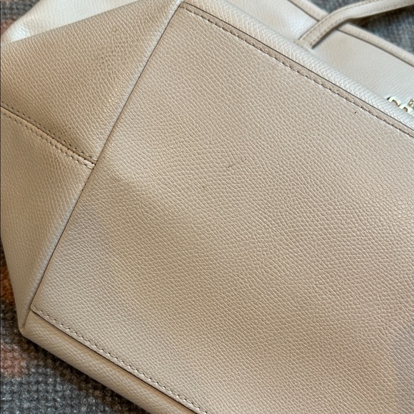 LEATHER TOTE IN CHALK WHITE - Picture 4 of 11